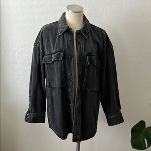 Madewell Black Denim Boxy Shirt Jacket with Button-Up Style